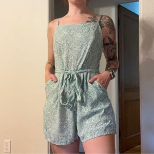 Rhythm Floral Adjustable Romper Size Medium